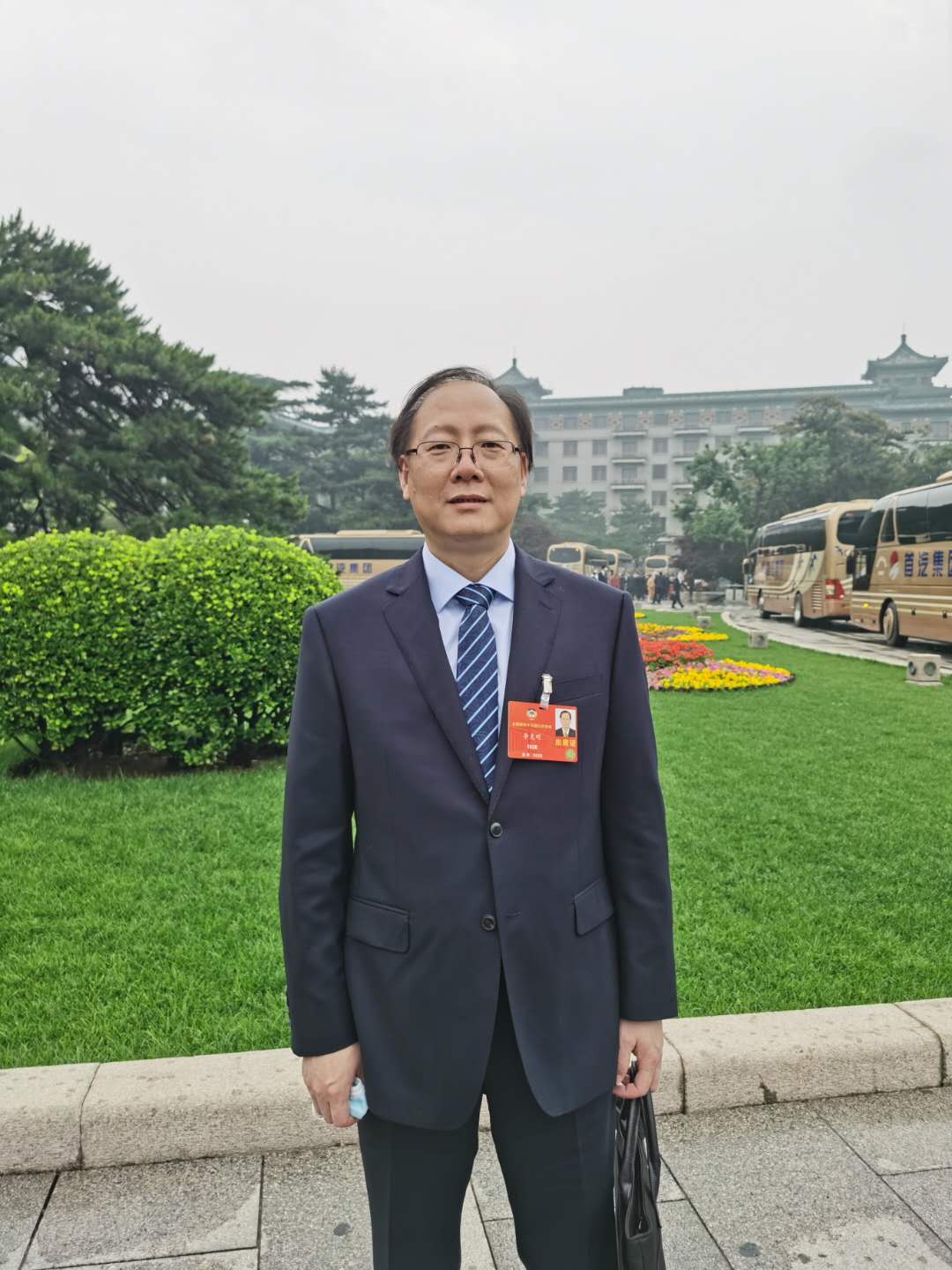 7.全國(guó)政協(xié)委員、航空工業(yè)沈飛副總經(jīng)理、總工程師李克明